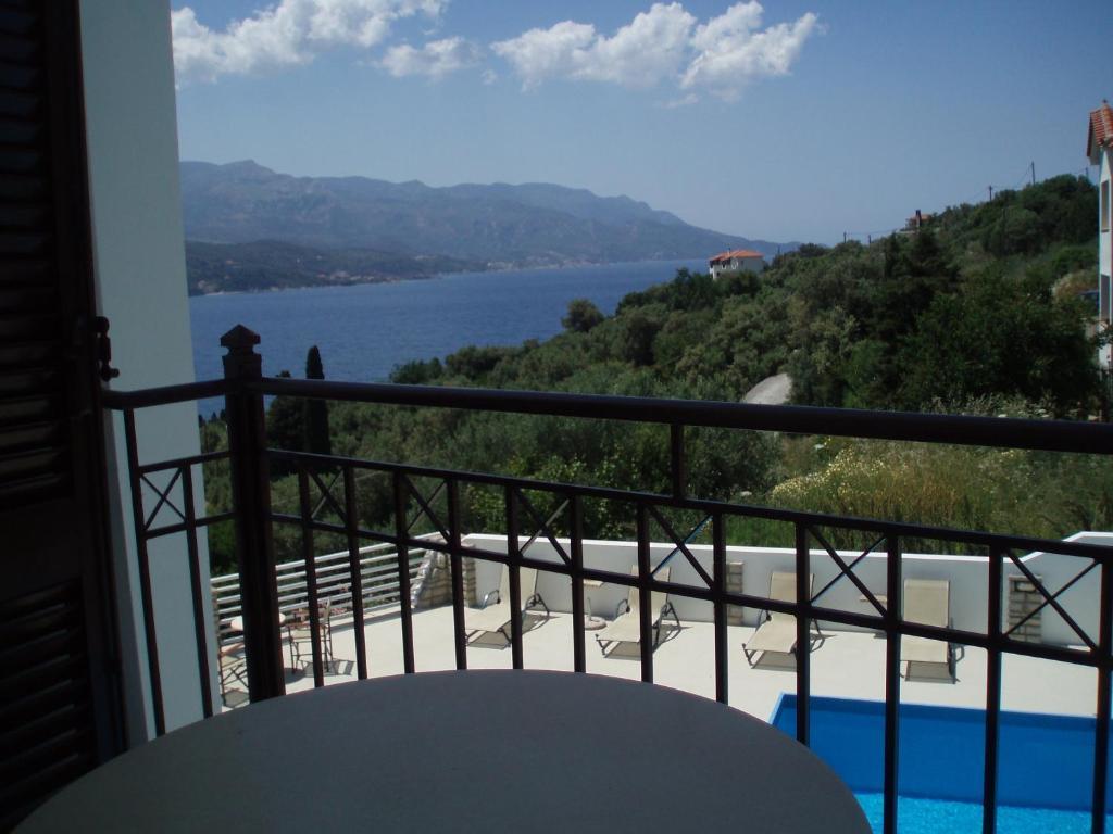 Scorpios Hotel & Suites Samos Town Værelse billede