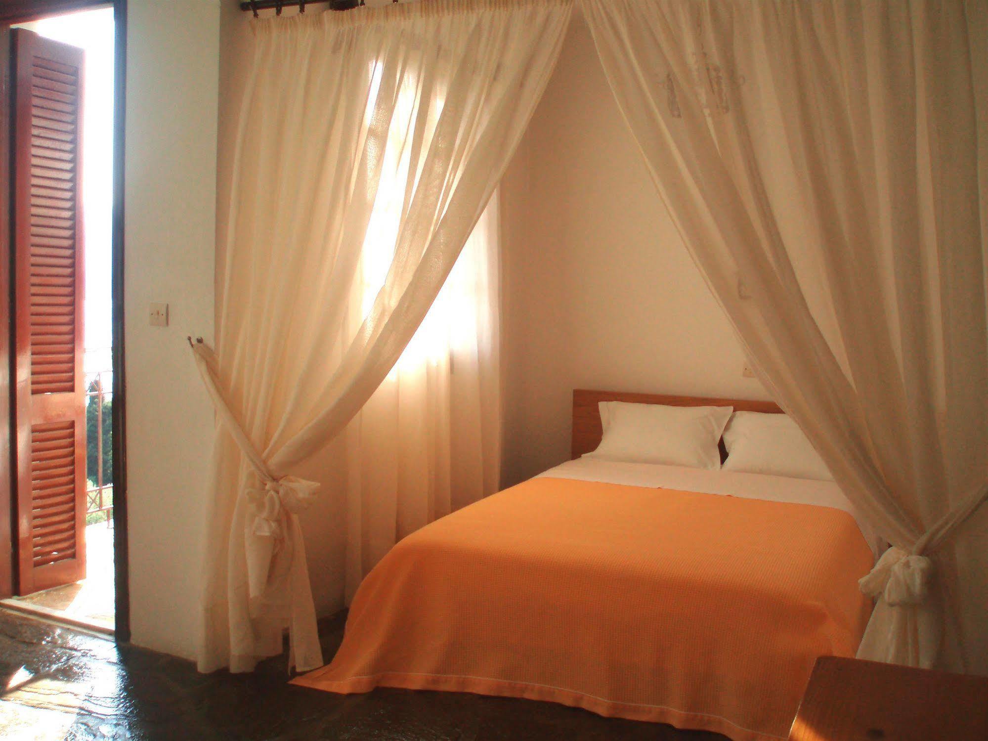 Scorpios Hotel & Suites Samos Town Eksteriør billede