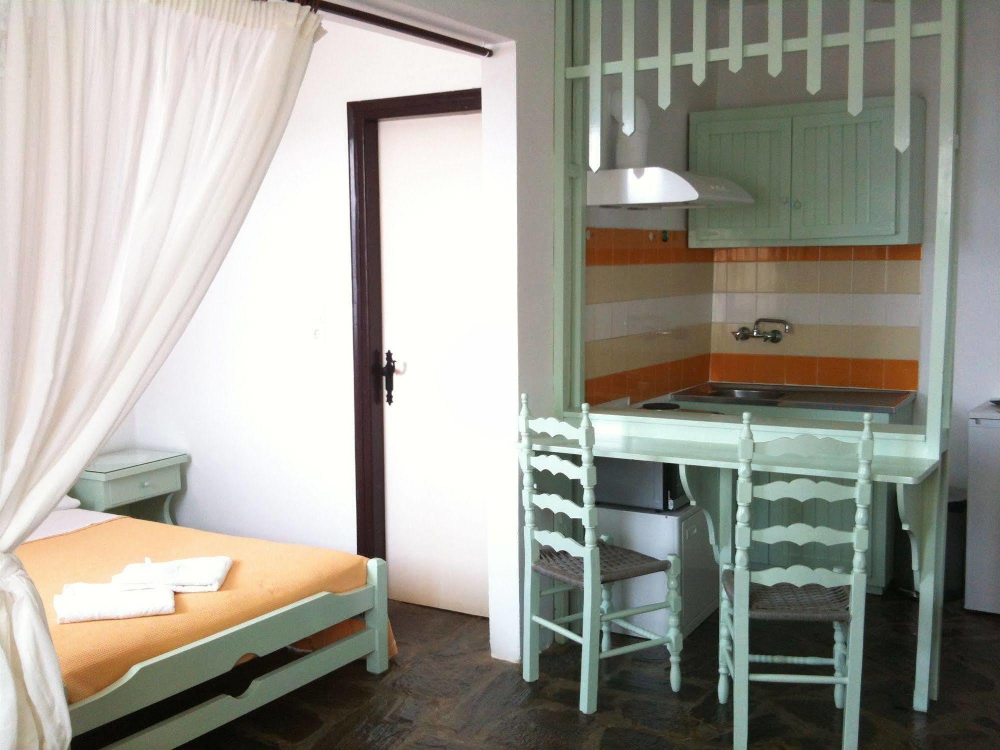 Scorpios Hotel & Suites Samos Town Eksteriør billede