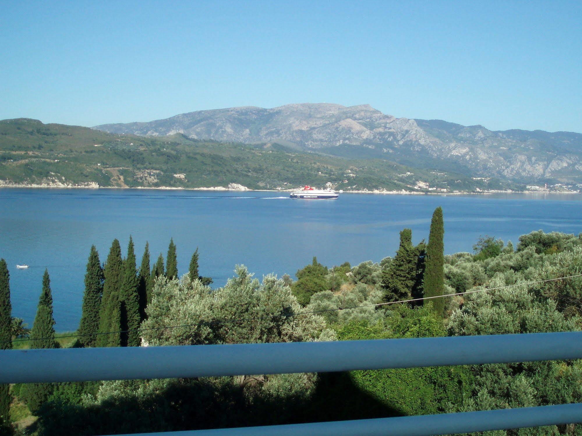 Scorpios Hotel & Suites Samos Town Eksteriør billede