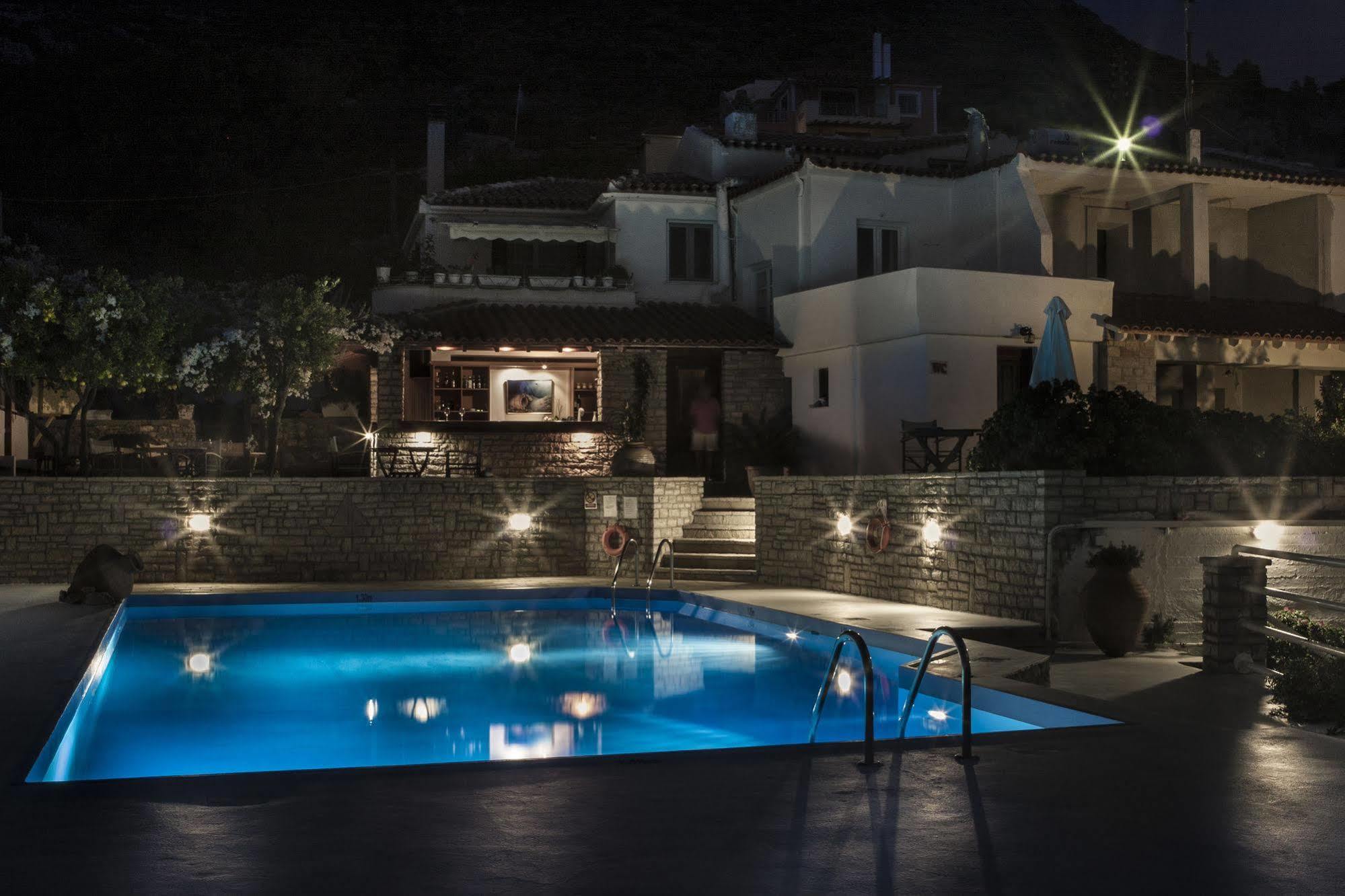Scorpios Hotel & Suites Samos Town Eksteriør billede